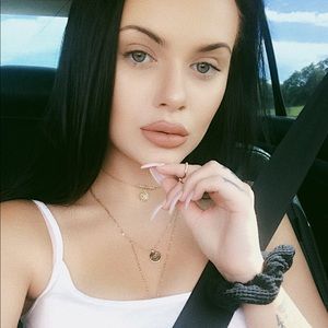 Meet your Posher, Bobbie